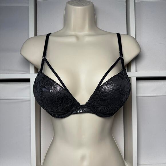 Victoria's Secret Bombshell Plunge Bra NWT - Picture 2 of 5